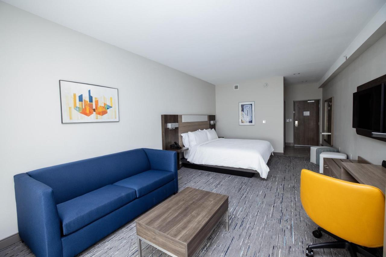 Holiday Inn Express & Suites Tampa Stadium - Airport Area By Ihg Экстерьер фото