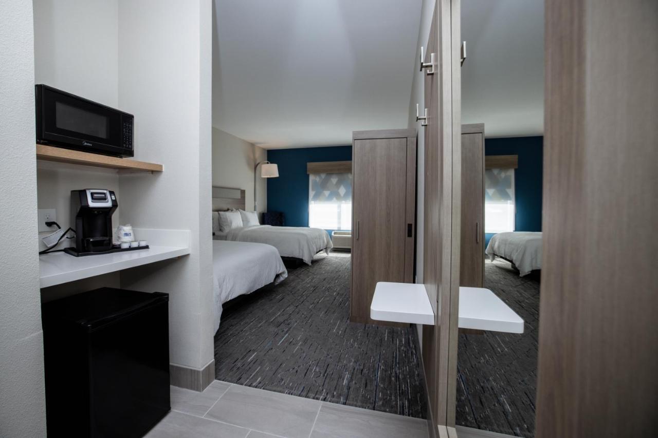 Holiday Inn Express & Suites Tampa Stadium - Airport Area By Ihg Экстерьер фото