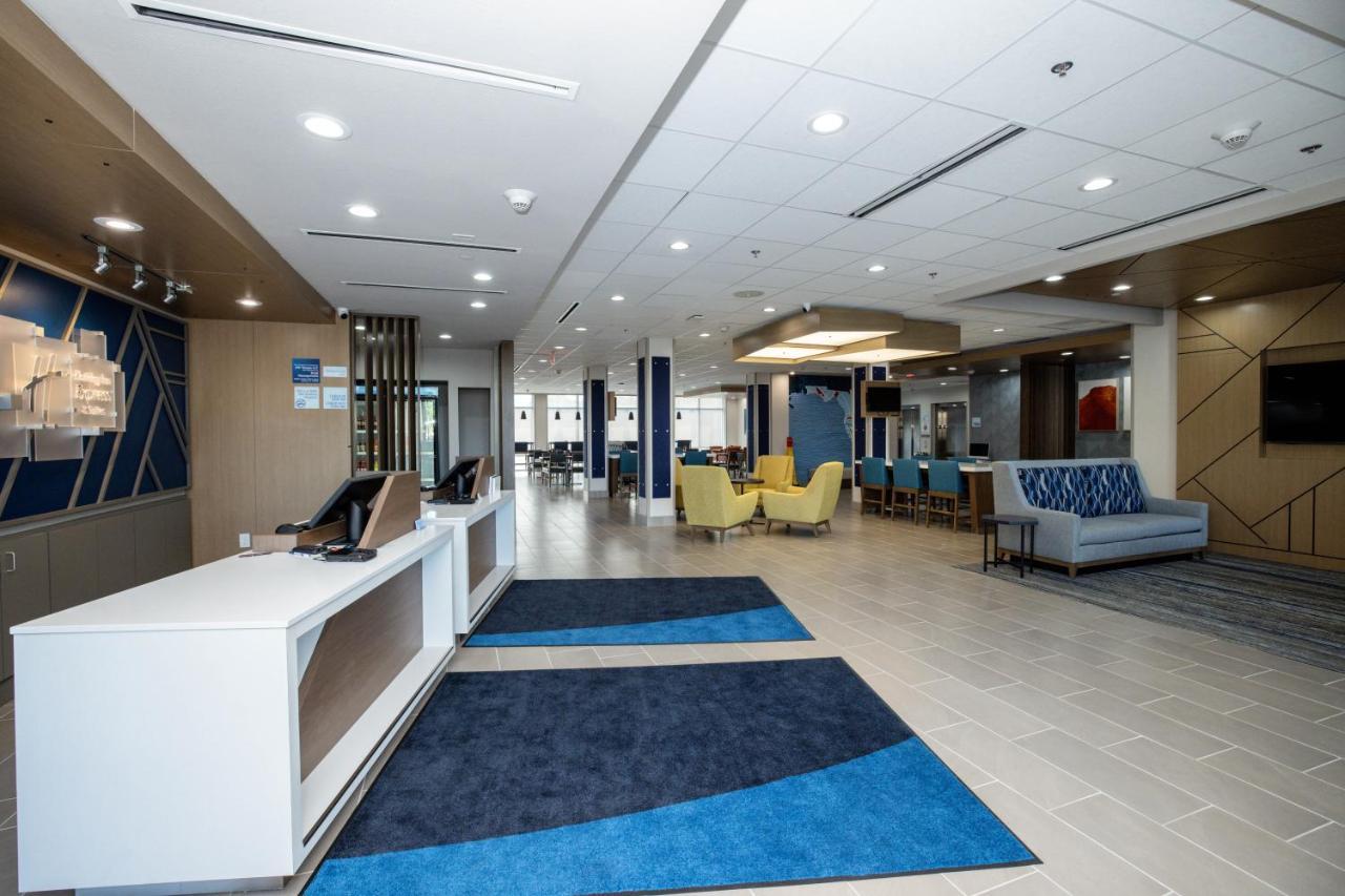 Holiday Inn Express & Suites Tampa Stadium - Airport Area By Ihg Экстерьер фото