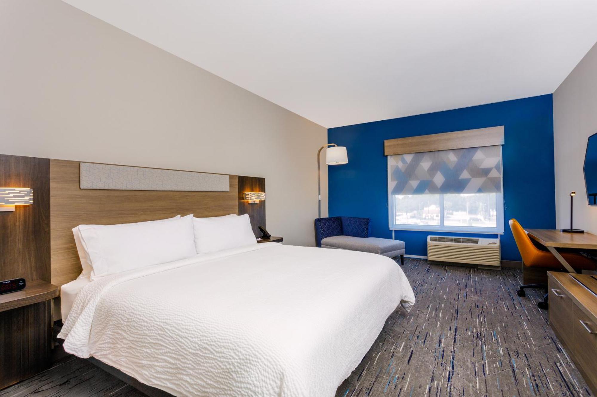 Holiday Inn Express & Suites Tampa Stadium - Airport Area By Ihg Экстерьер фото