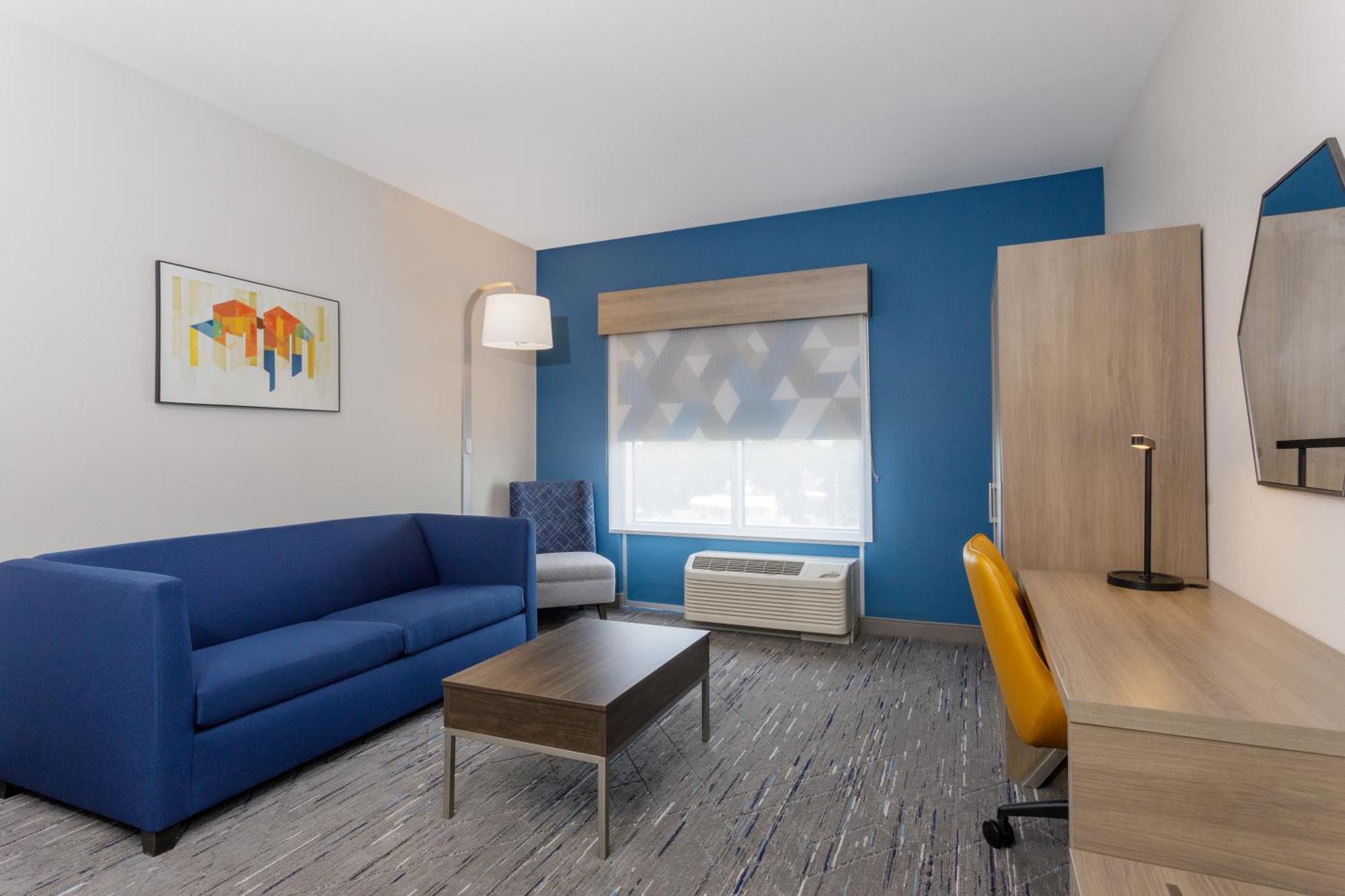 Holiday Inn Express & Suites Tampa Stadium - Airport Area By Ihg Экстерьер фото