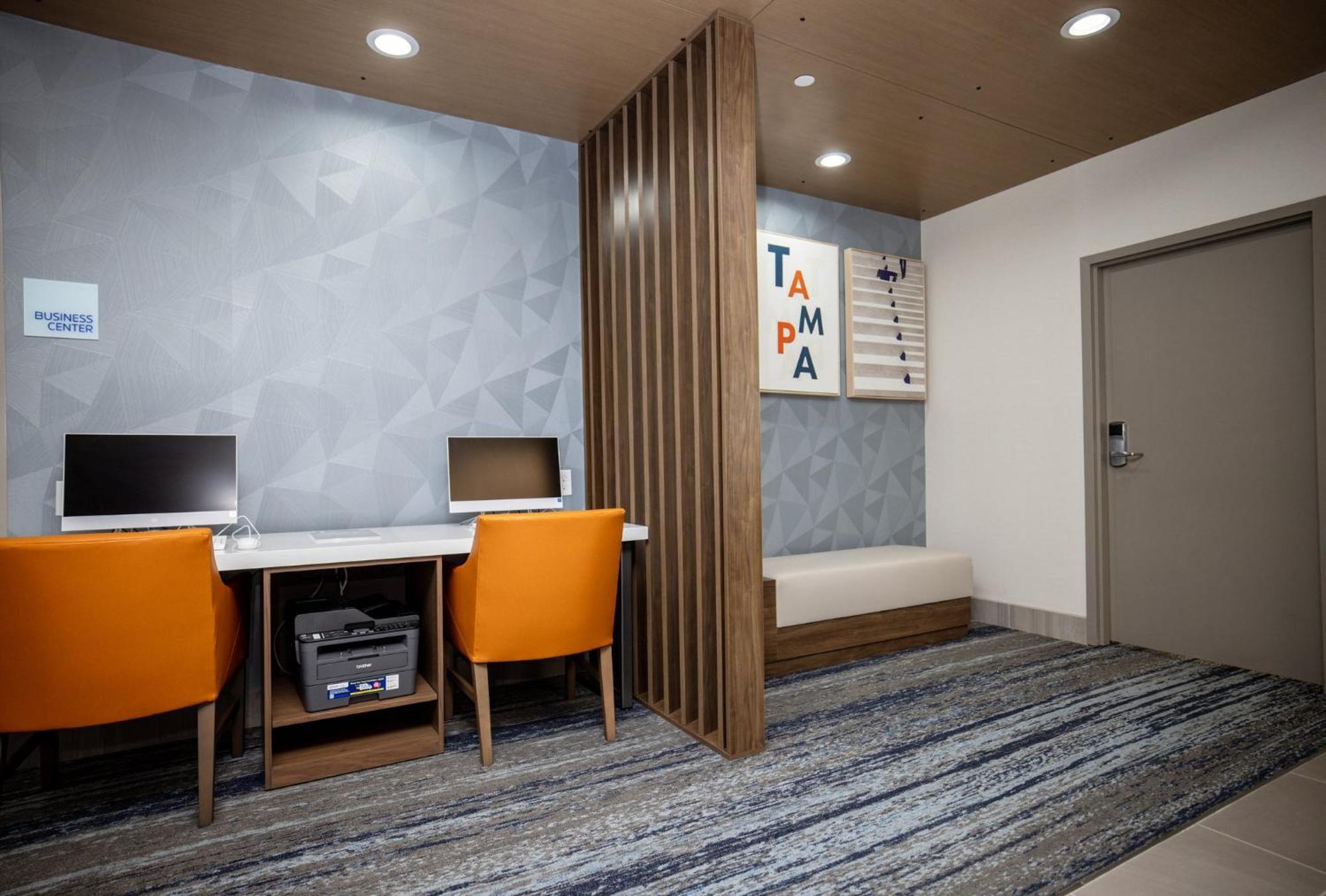 Holiday Inn Express & Suites Tampa Stadium - Airport Area By Ihg Экстерьер фото