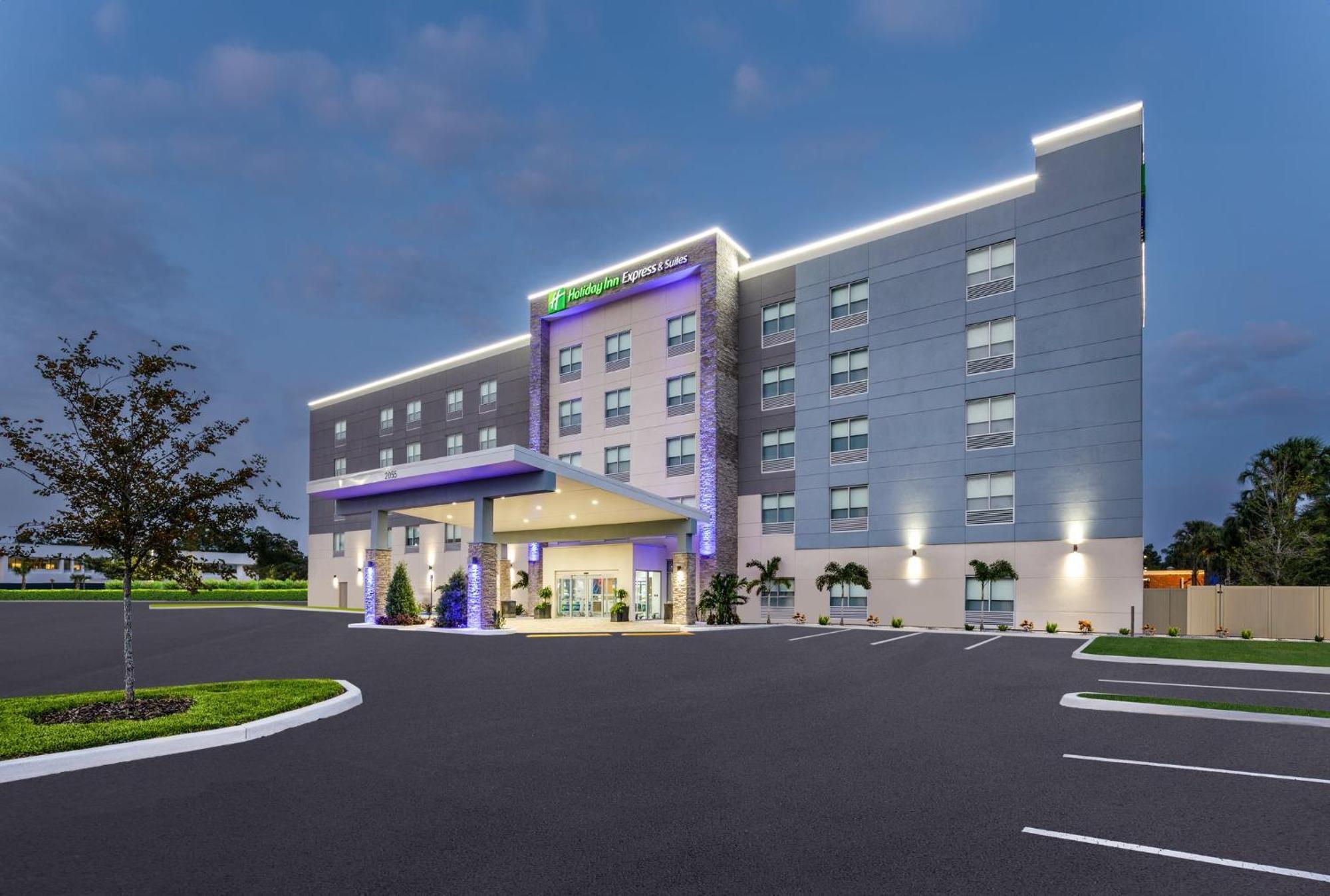 Holiday Inn Express & Suites Tampa Stadium - Airport Area By Ihg Экстерьер фото